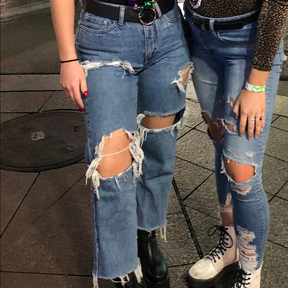Vintage Tommy Hilfiger ripped jeans